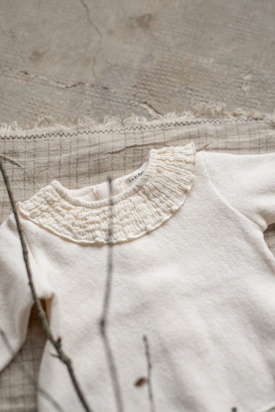 1+ In The Family | Newborn Trui Erola | Ecru -