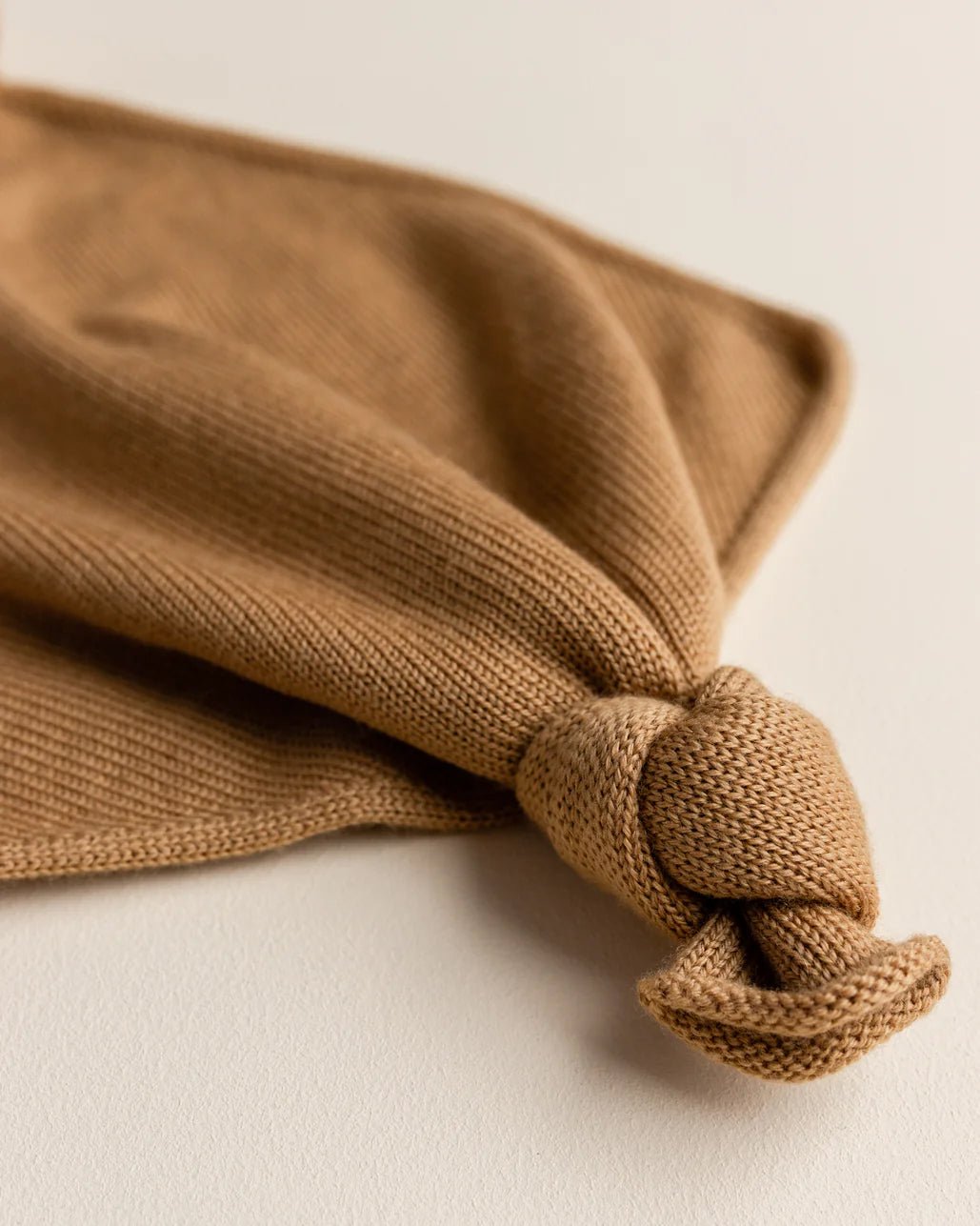 Hvid | Teddy Tokki | Ochre -