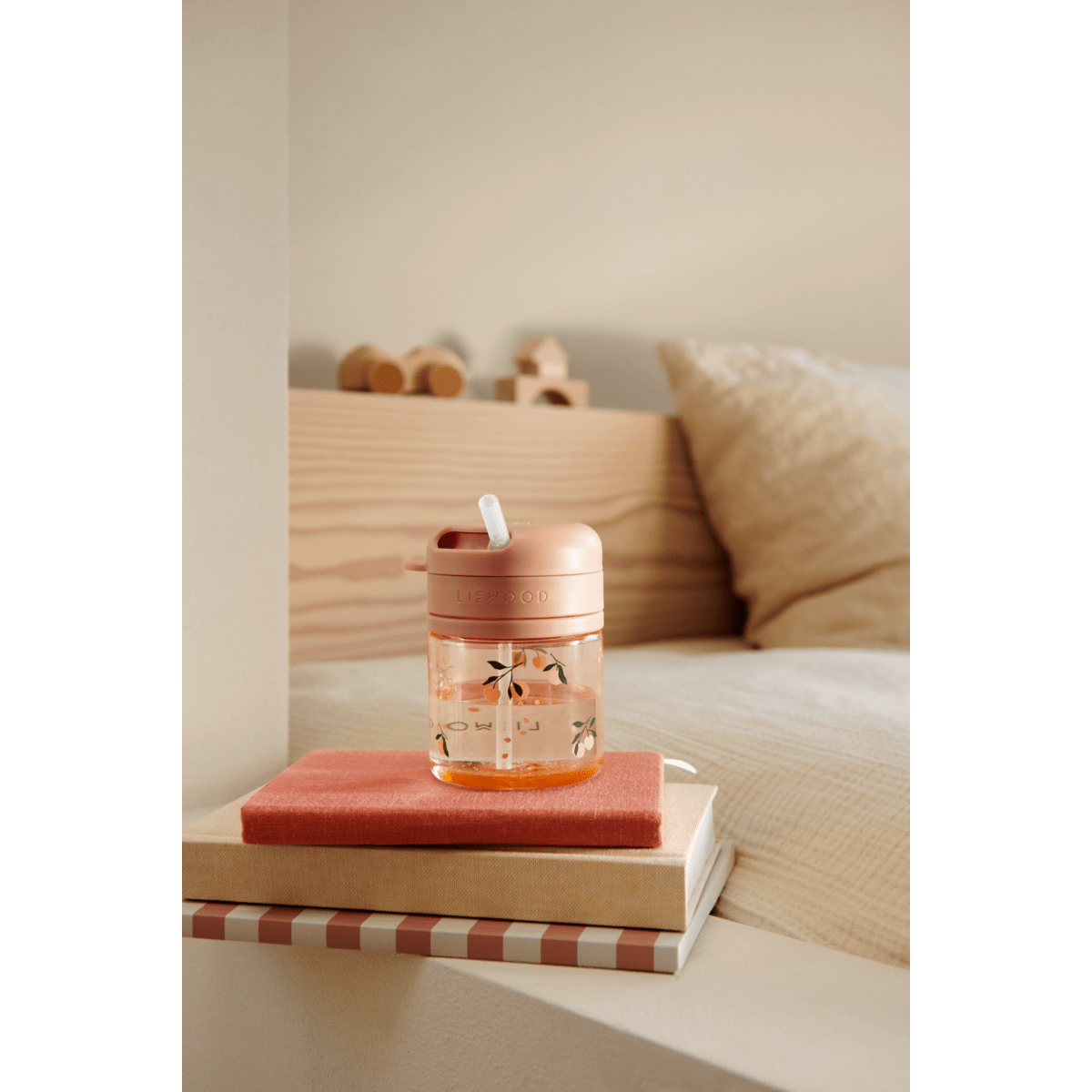 Liewood | Pavia Tritan rietjesbeker 280 ml | Peach/Sea Shell - 5715493432195
