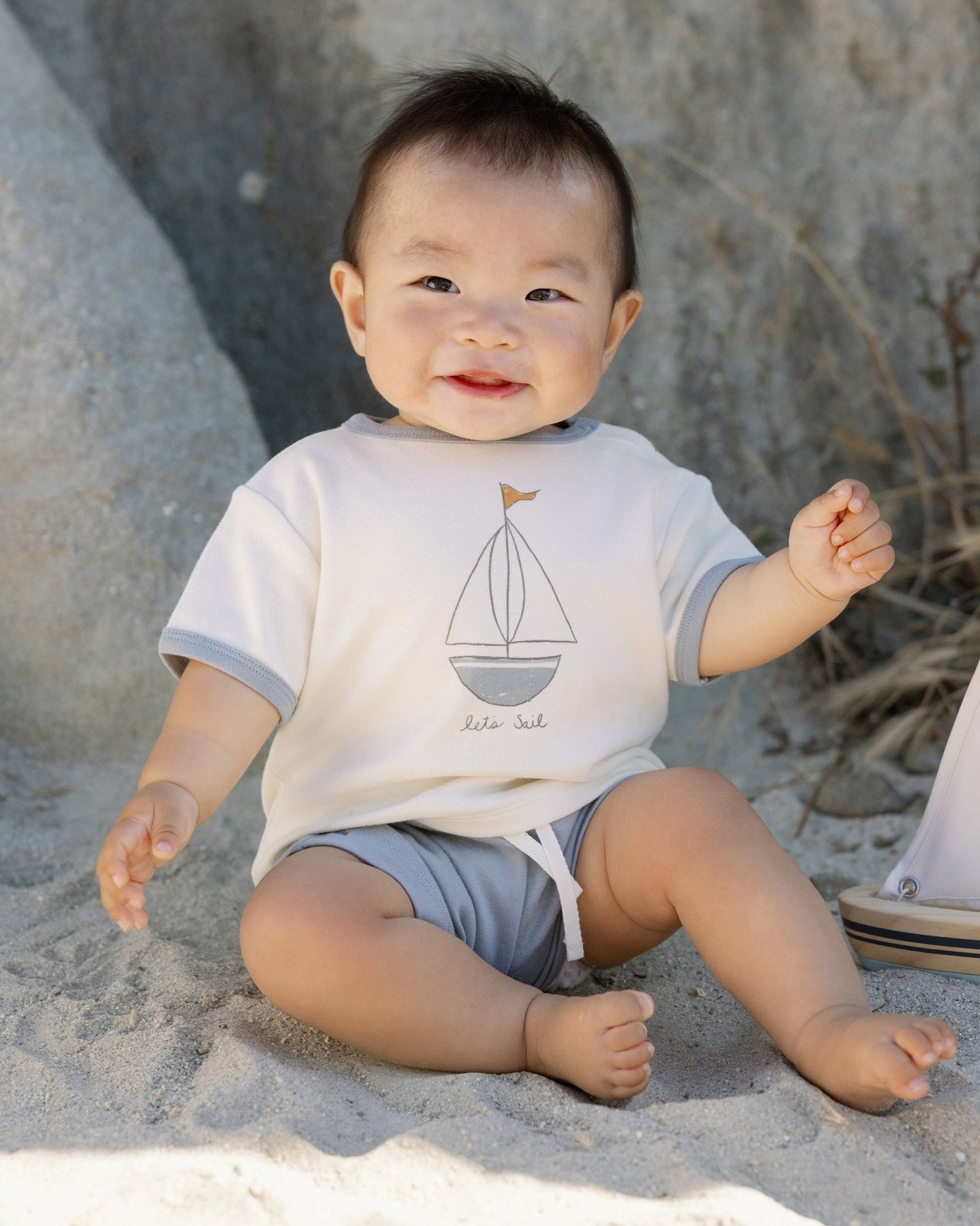 Quiny Mae | T-shirt | Boot - 785783758163